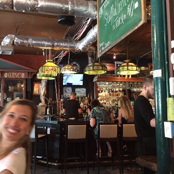 7/19/2015 tarihinde David H.ziyaretçi tarafından White Wolf Cafe &amp; Bar'de çekilen fotoğraf