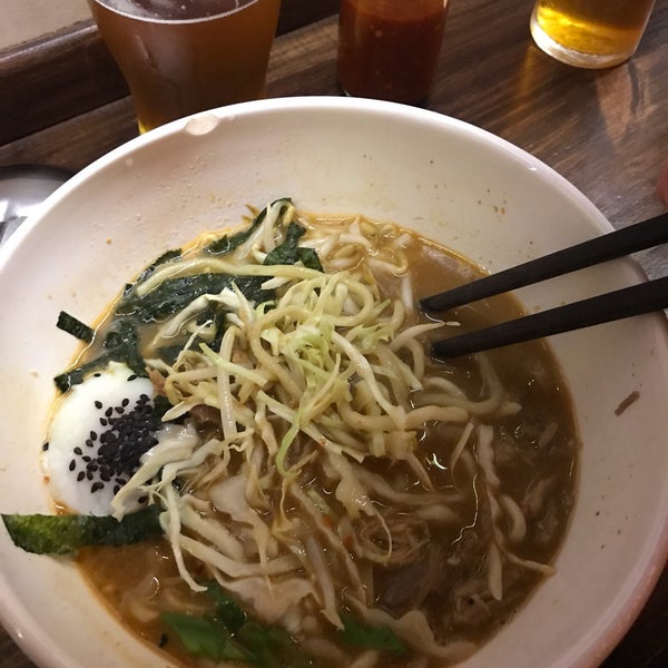 Photo taken at Fukuro Noodle Bar by Javier L. on 5/26/2018