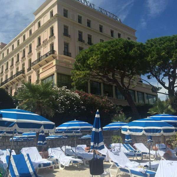 Foto tirada no(a) Hotel Royal-Riviera por Yevgen P. em 8/20/2015