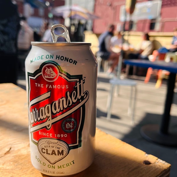 Gowanus Yacht Club Beer Garden in Brooklyn