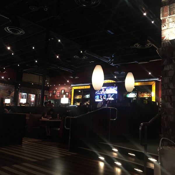 Photo taken at BJ&#39;s Restaurant &amp; Brewhouse by Teo E. on 3/2/2017