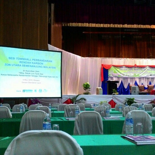 Photos at Town Hall Ipoh - 3 tips