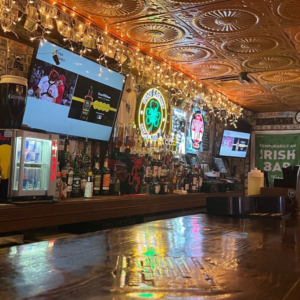 Kelly's Irish Pub 101 E Morningside Dr