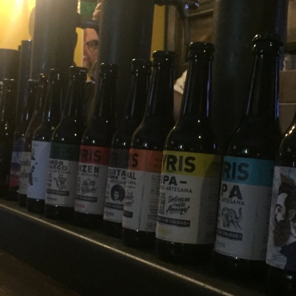 Photo taken at The Market Craft Beer by Melanie L. on 10/13/2018