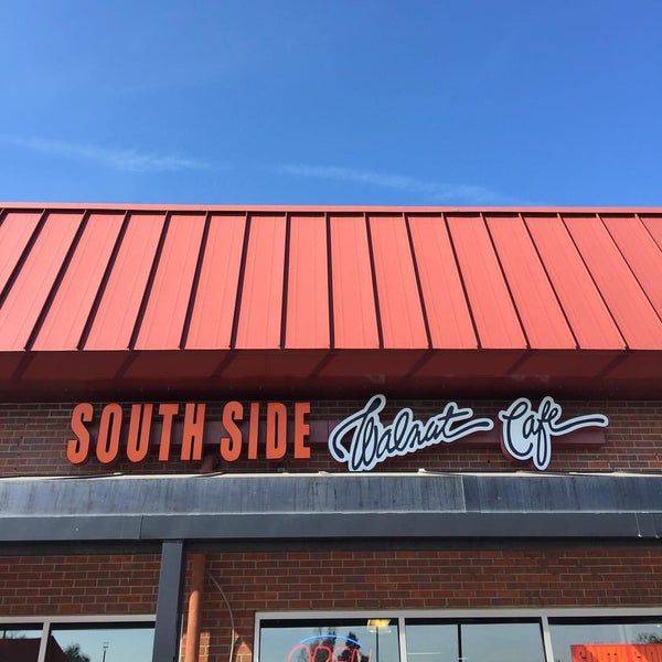 Foto diambil di South Side Walnut Cafe oleh Michael S. pada 8/30/2015