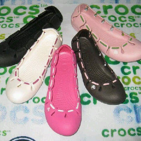 Crocs galaxy shop mall