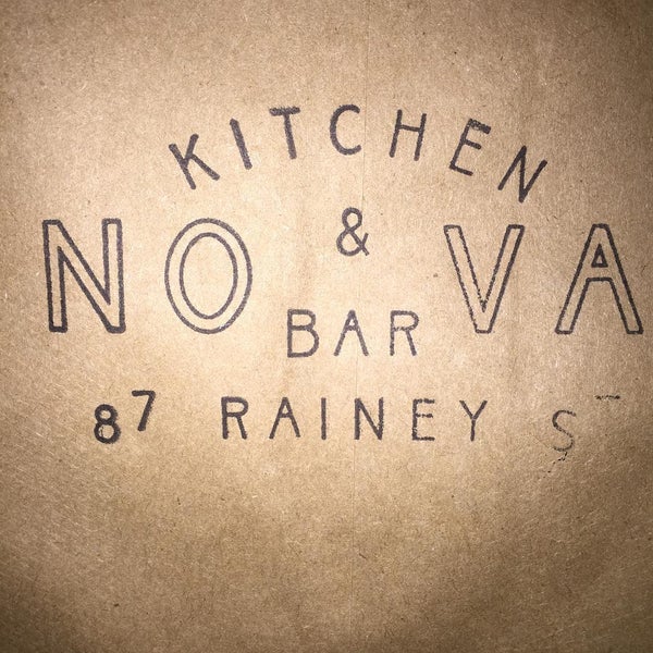 Foto scattata a NO VA Kitchen &amp; Bar da Michael B. il 8/20/2015