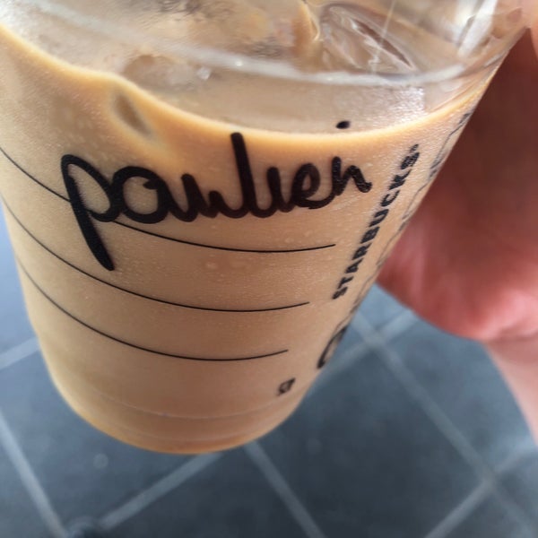Foto scattata a Starbucks da Paulien V. il 7/19/2019