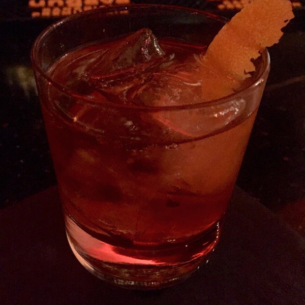 7/5/2015 tarihinde valentineziyaretçi tarafından Uva Wine &amp; Cocktail Bar'de çekilen fotoğraf