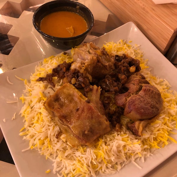 Das Foto wurde bei Al-Kharof Restaurant von Abdullah A. am 9/2/2019 aufgenommen