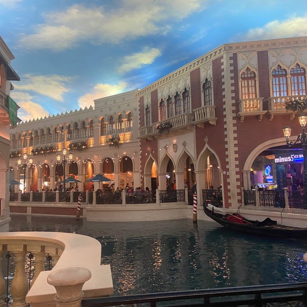 Photo taken at The Venetian Resort Las Vegas by Felix C. on 5/8/2024