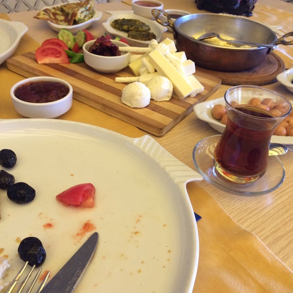 Foto tirada no(a) Gani Balık Restaurant por Msndkkekf Y. em 3/17/2016