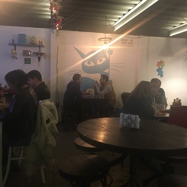 Photo taken at Cafetería El Gato Azul by Alberto M. on 1/6/2019