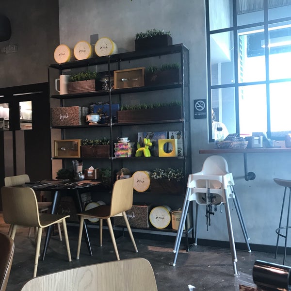 5/3/2018にMark S.がSagrado Pastry Shop &amp; Coffee Barで撮った写真