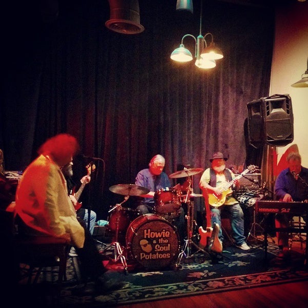 Photo taken at Wheelers Restaurant &amp; Taproom by Mike L. on 11/1/2014