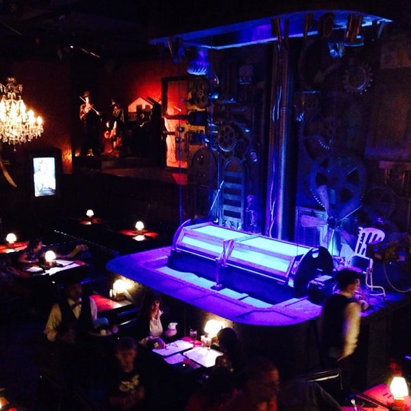 10/4/2013 tarihinde Alex Z.ziyaretçi tarafından Jekyll &amp; Hyde Club | Restaurant &amp; Bar'de çekilen fotoğraf