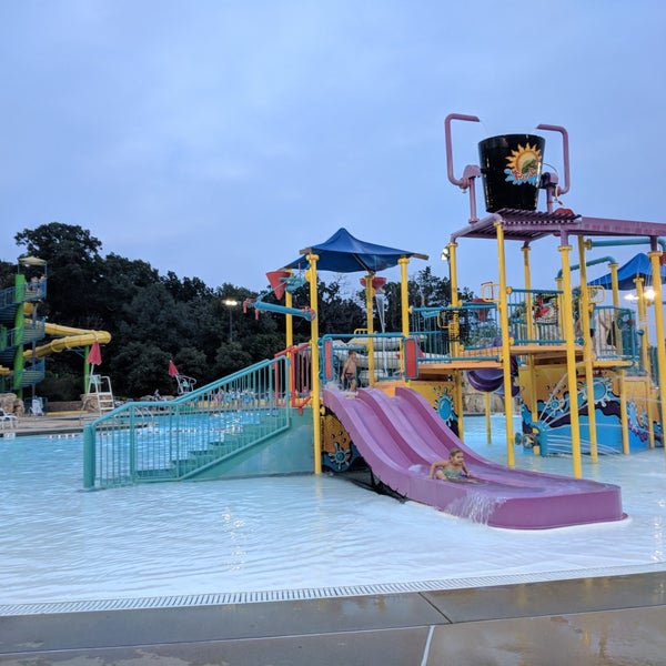 Turtle Splash Park Swimming Pool in West Chicago