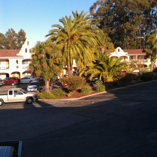 Photo taken at SFO El Rancho Inn, SureStay Collection by Best Western by Pico Z. on 9/25/2012