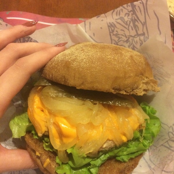 4/8/2016 tarihinde Paloma L.ziyaretçi tarafından Smart Burger'de çekilen fotoğraf