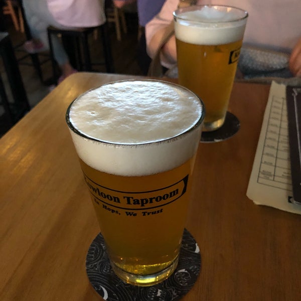 Photo taken at Kowloon Taproom by ぶり ぬ. on 8/2/2019