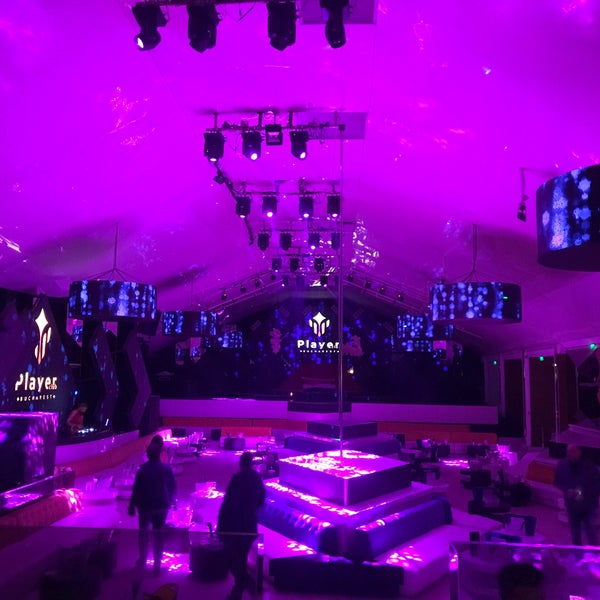 Plays hall. Plays hall. Сцена в ресторане. Боулинг кузнецк мираж. Клуб play москва.