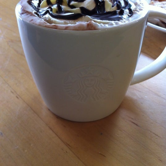 Photo taken at Starbucks Courtenay Central by Esteban N. on 10/20/2012