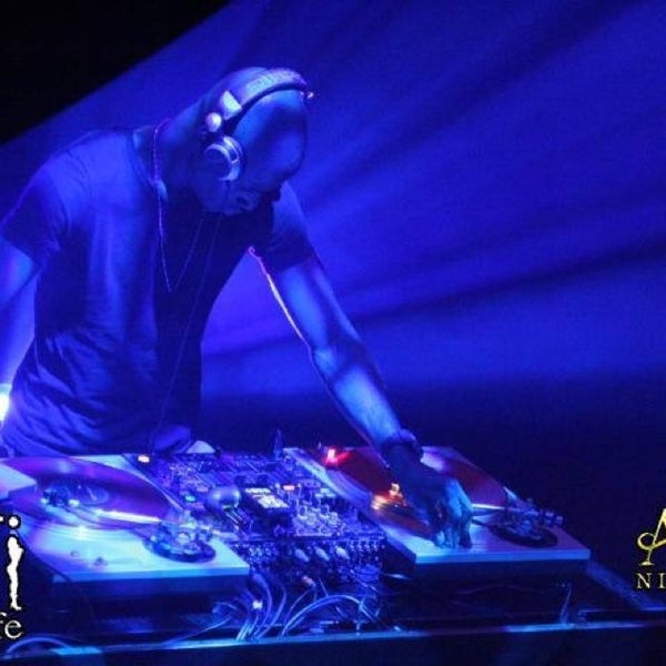 Das Foto wurde bei The ACT Nightclub Las Vegas von dj ShadowReD am 9/4/2013 aufgenommen