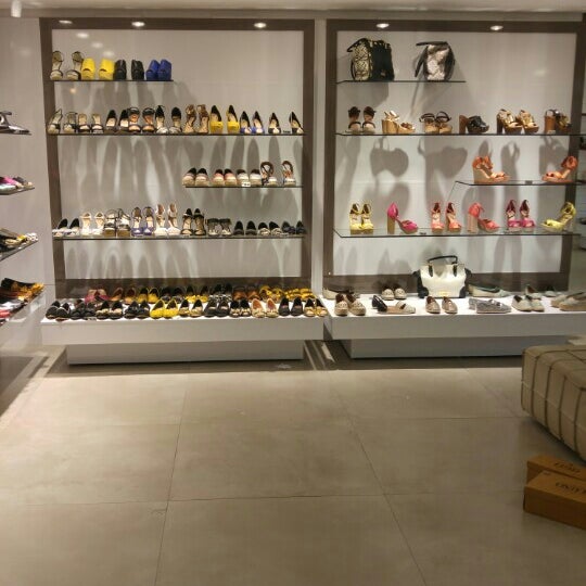 Sapatinho de Luxo - Shoe Repair in Boa Vista