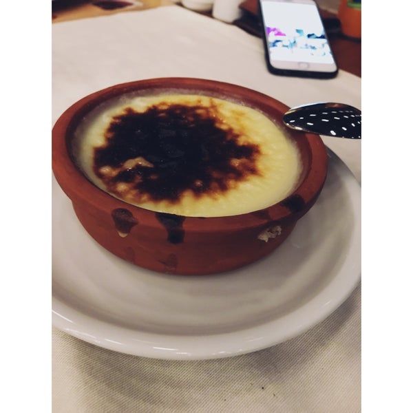 รูปภาพถ่ายที่ Divan-ı Sofra Restaurant โดย Sergen T. เมื่อ 2/6/2018