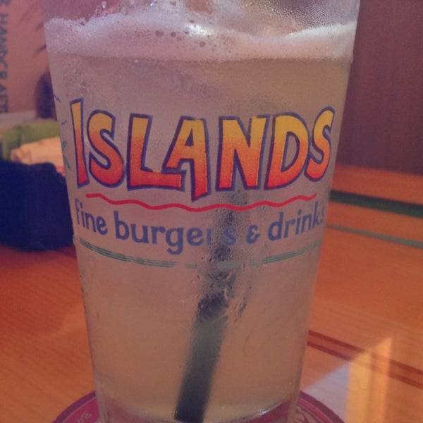 7/25/2013 tarihinde Linda S.ziyaretçi tarafından Islands Restaurant'de çekilen fotoğraf