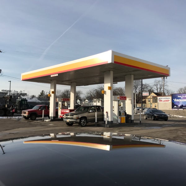 Shell Fuel Station in Grand Rapids
