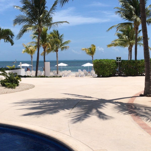 Foto diambil di Temptation Resort &amp; Spa Cancun oleh Nacho A. pada 8/6/2018