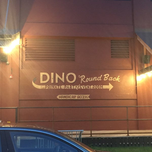 7/19/2015 tarihinde Melanie C.ziyaretçi tarafından Dinosaur Bar-B-Que'de çekilen fotoğraf