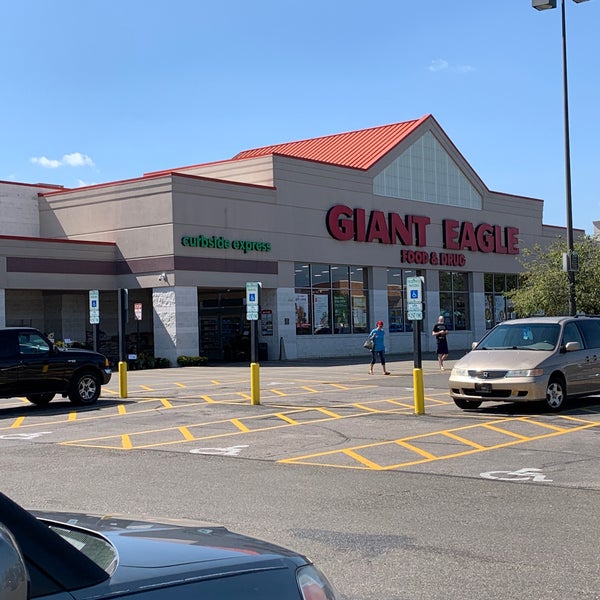 Giant Eagle Supermarket Supermarket in Stow
