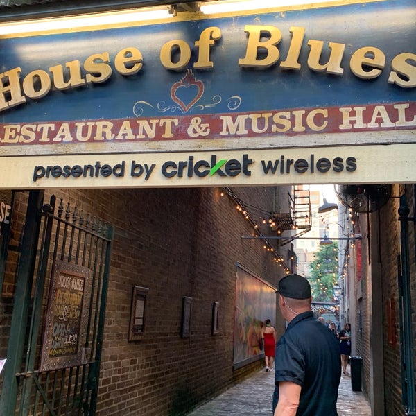 Foto scattata a House of Blues Restaurant &amp; Bar da G F. il 7/28/2019