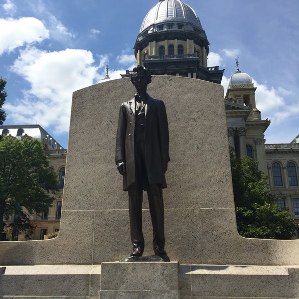 Lincoln Statue Vinegar Hill Springfield, IL