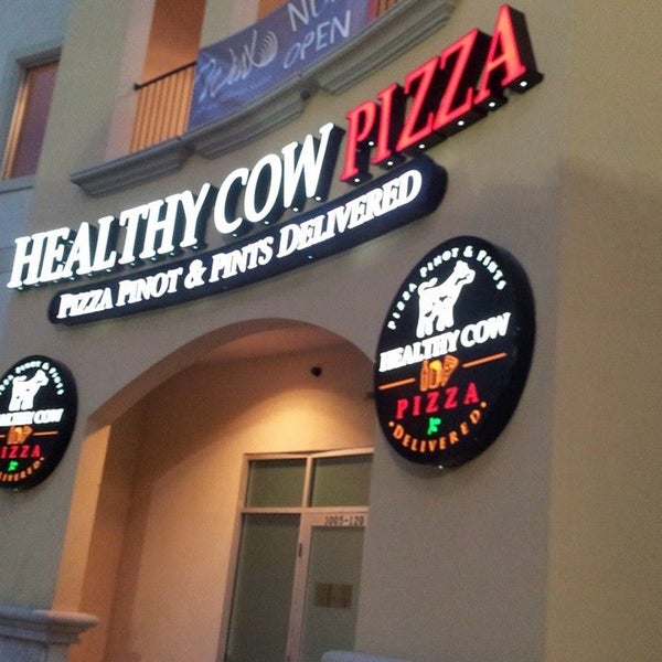 Foto tomada en Healthy Cow Pizza  por Healthy Cow Pizza el 3/4/2015