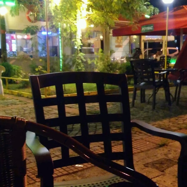 รูปภาพถ่ายที่ Poyraz Cafe &amp; Restaurant โดย İlhan Ö. เมื่อ 9/4/2016