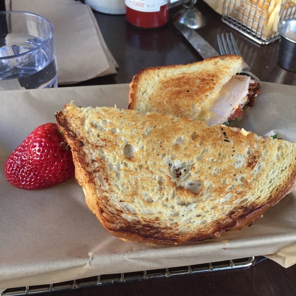 Photo taken at The American Grilled Cheese Kitchen by Matt W. on 5/15/2015
