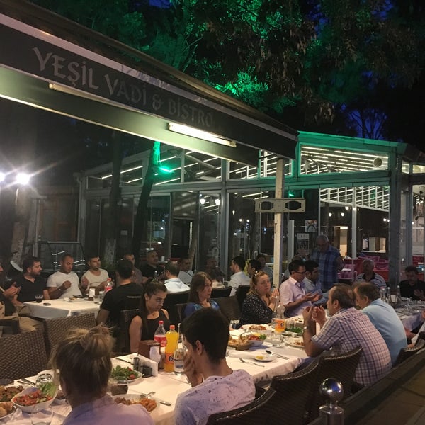 Foto tirada no(a) Yeşil Vadi Cafe por Ümit T. em 6/27/2016