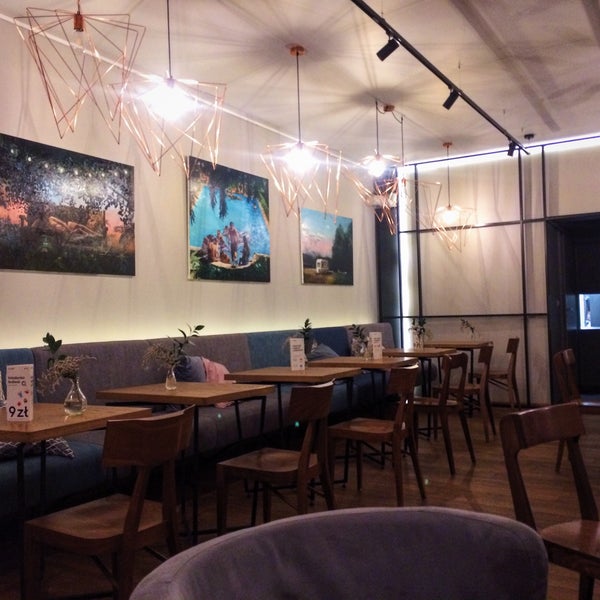 Loved it here! They have free wifi, a delicious Apple Pie with Vanilla Ice Cream and Raspberry Mousse, and comfy sofas to sit on. Their interior design reminds me of an Urban Outfitters catalog.