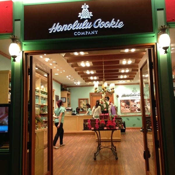 Honolulu Cookie Company Dessert Shop in Waikiki