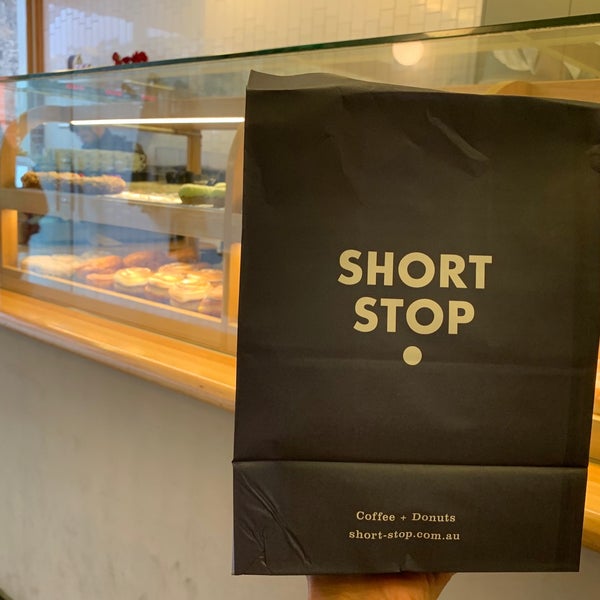 Foto tirada no(a) Shortstop Coffee &amp; Donuts por Liza P. em 10/6/2019