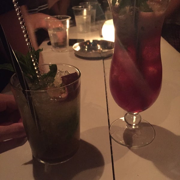 Low bar. High bar squat. Low bar. High bar squat. Low bar.