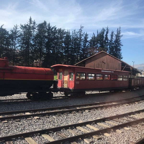 รูปภาพถ่ายที่ Estación de Tren Chimbacalle โดย Sebastian T. เมื่อ 11/1/2019