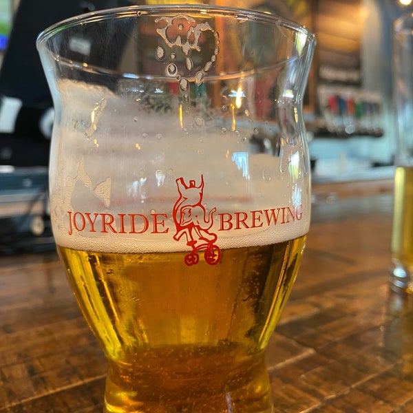 Foto tirada no(a) Joyride Brewing Company por Eddie R. em 7/5/2021