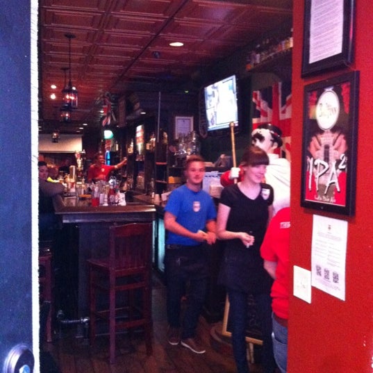 9/27/2012にTodd C.がThree Lions Pubで撮った写真