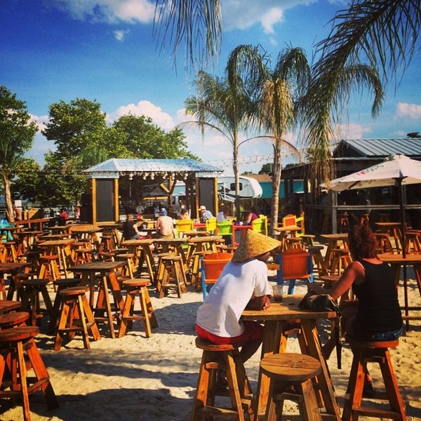 Black Pearl Tiki Bar Bar in Colonial Beach