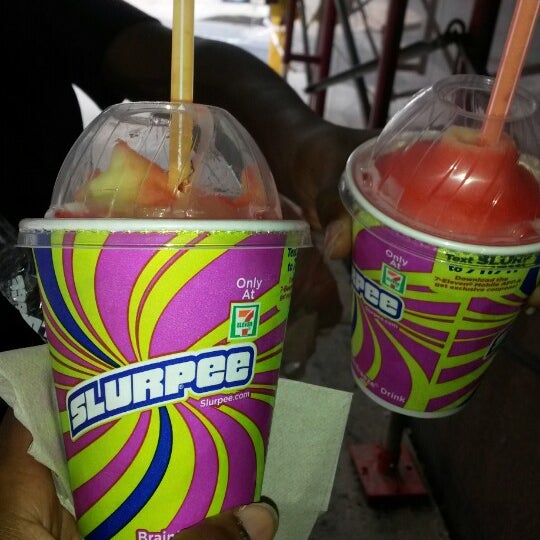 7Eleven Convenience Store in Logan Square