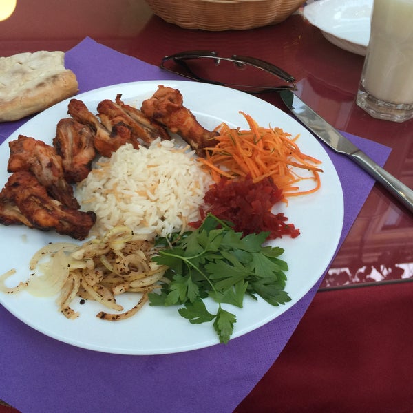 5/26/2015 tarihinde Faruk A.ziyaretçi tarafından Laila Restaurant &amp; Night Club'de çekilen fotoğraf